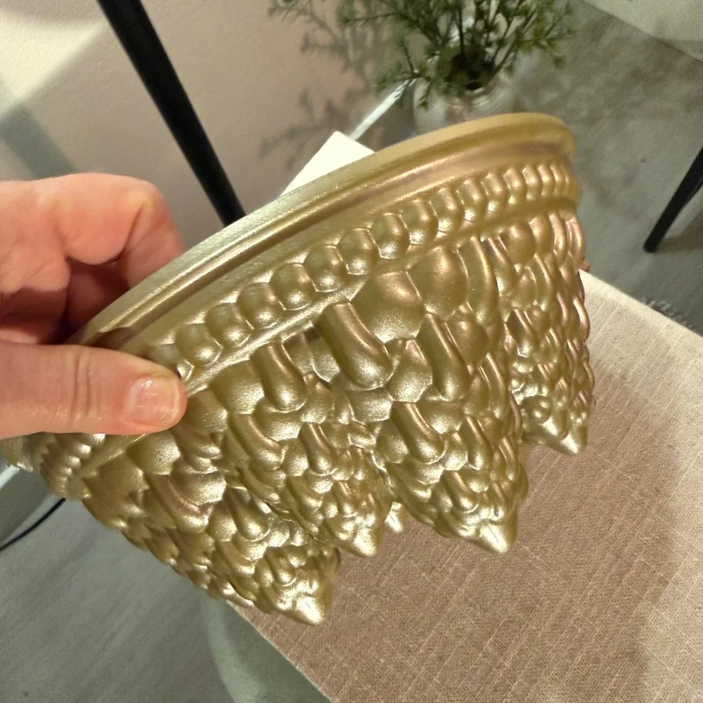 Nordic Ware Gold‎ Peaks Cake Mold collectors gold beautiful kitchen tool new
